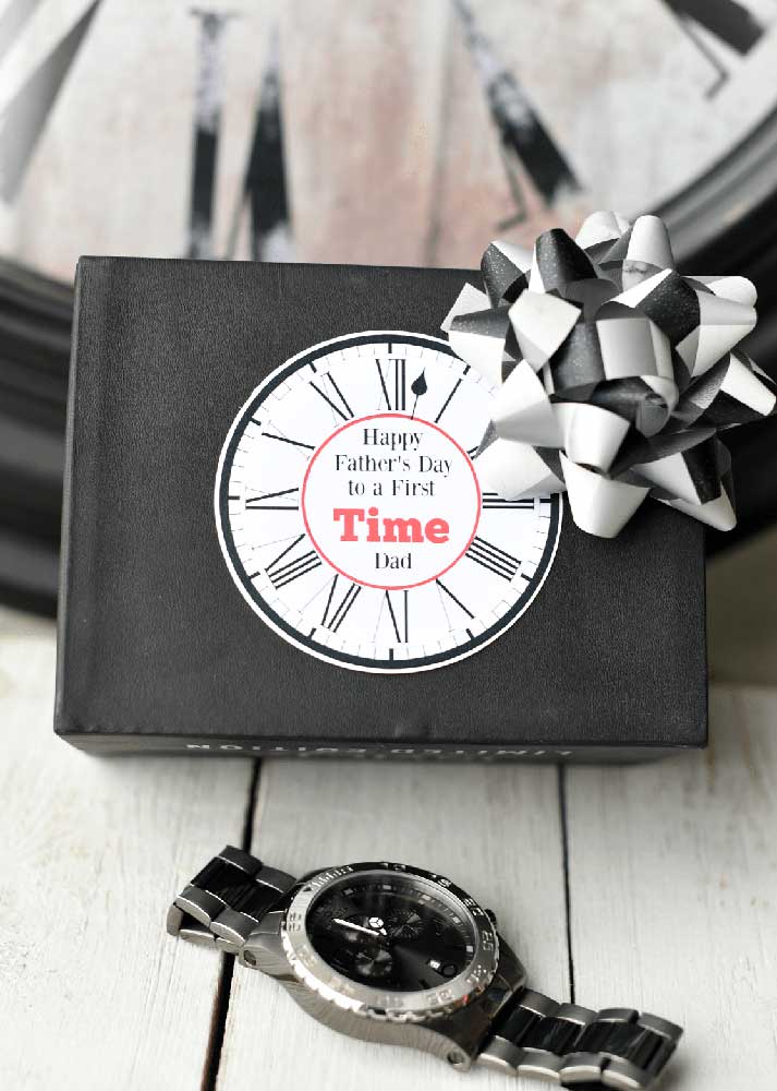 Une nouvelle montre: un cadeau de fête des pères qui ne perd jamais de place