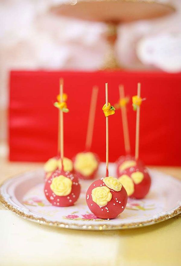 Cakepops ou bonbons sur un bâton