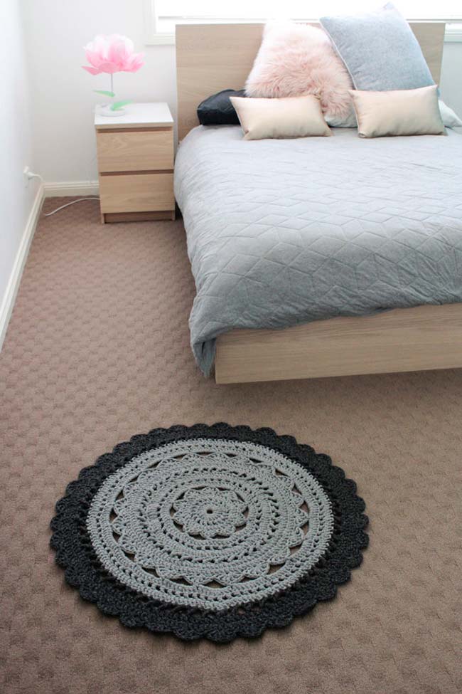 tapis rond au crochet avec relief