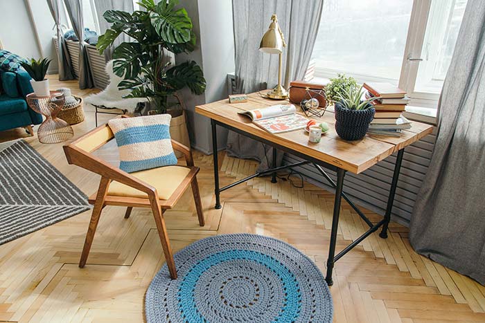 Tapis rond au crochet pour décorer le bureau à domicile