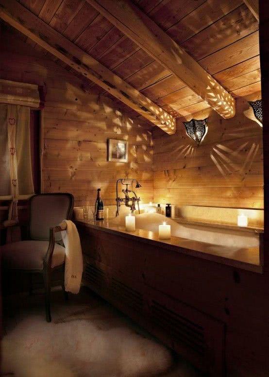 Salle de bain de style «cabine» avec baignoire