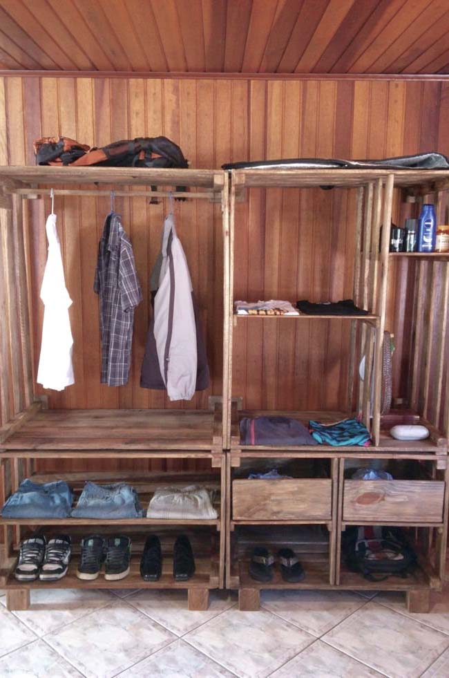 Doublure en bois et armoire à palettes