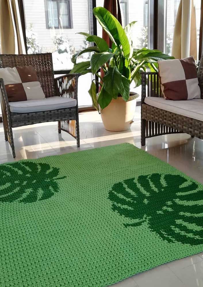 La plante symbole du moment, la côte d'Adao, «imprimée» sur ce tapis au crochet de salon
