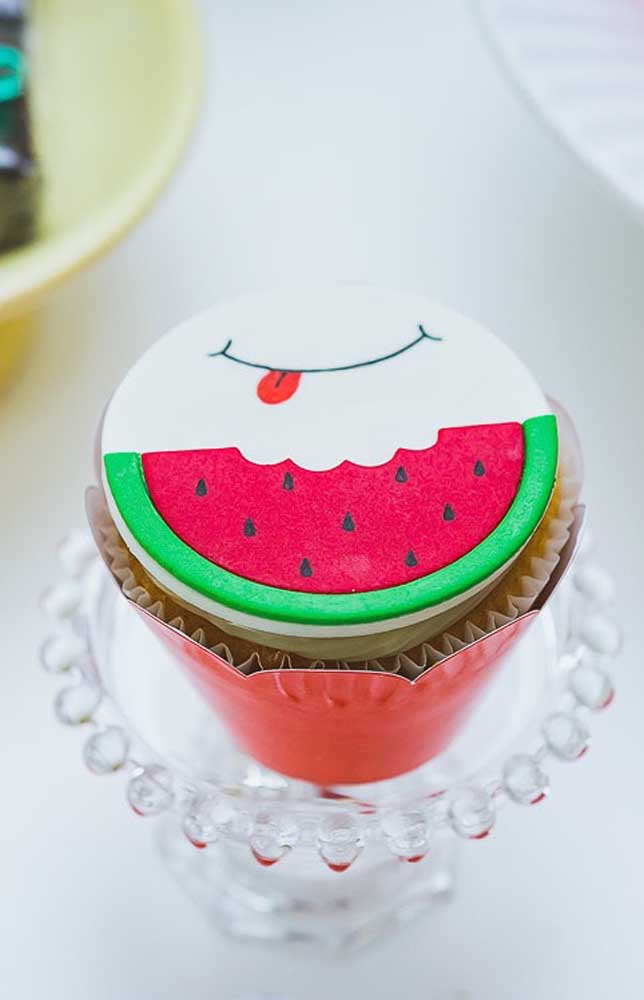 Cupcake décoré avec de la pâte américaine pour la fête de Magali 