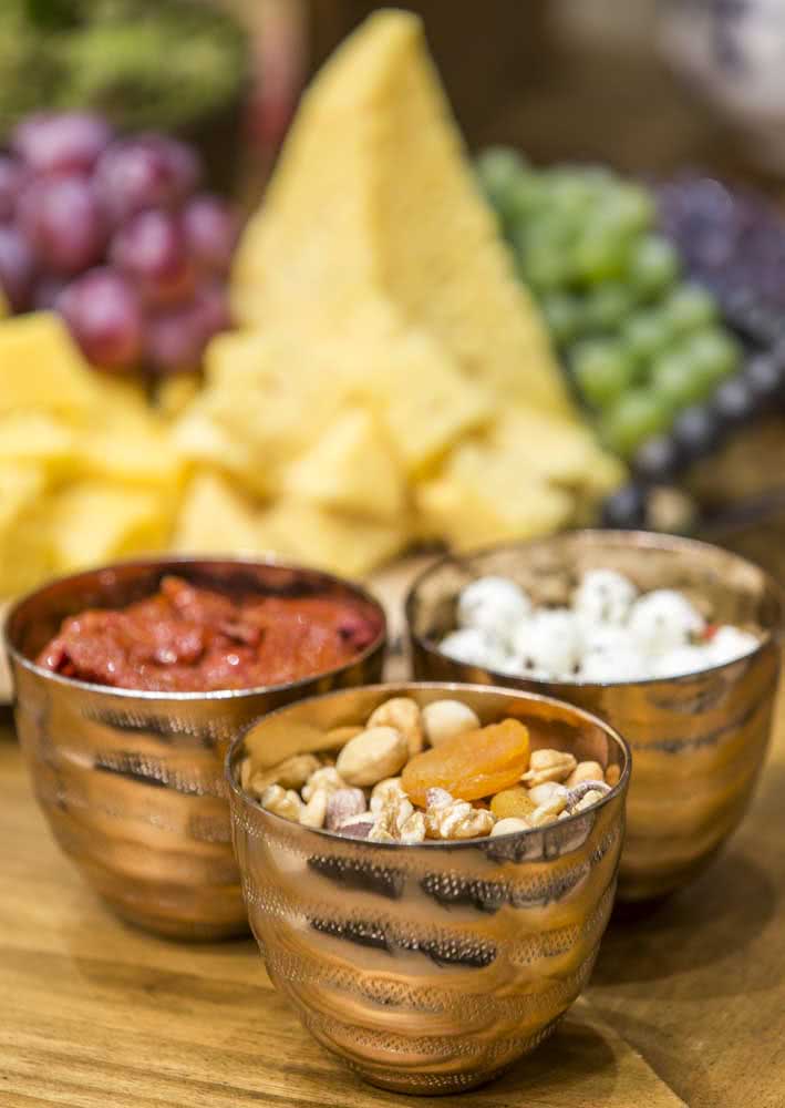 Les fruits secs servent d'apéritif pour les soirées fromages et vins