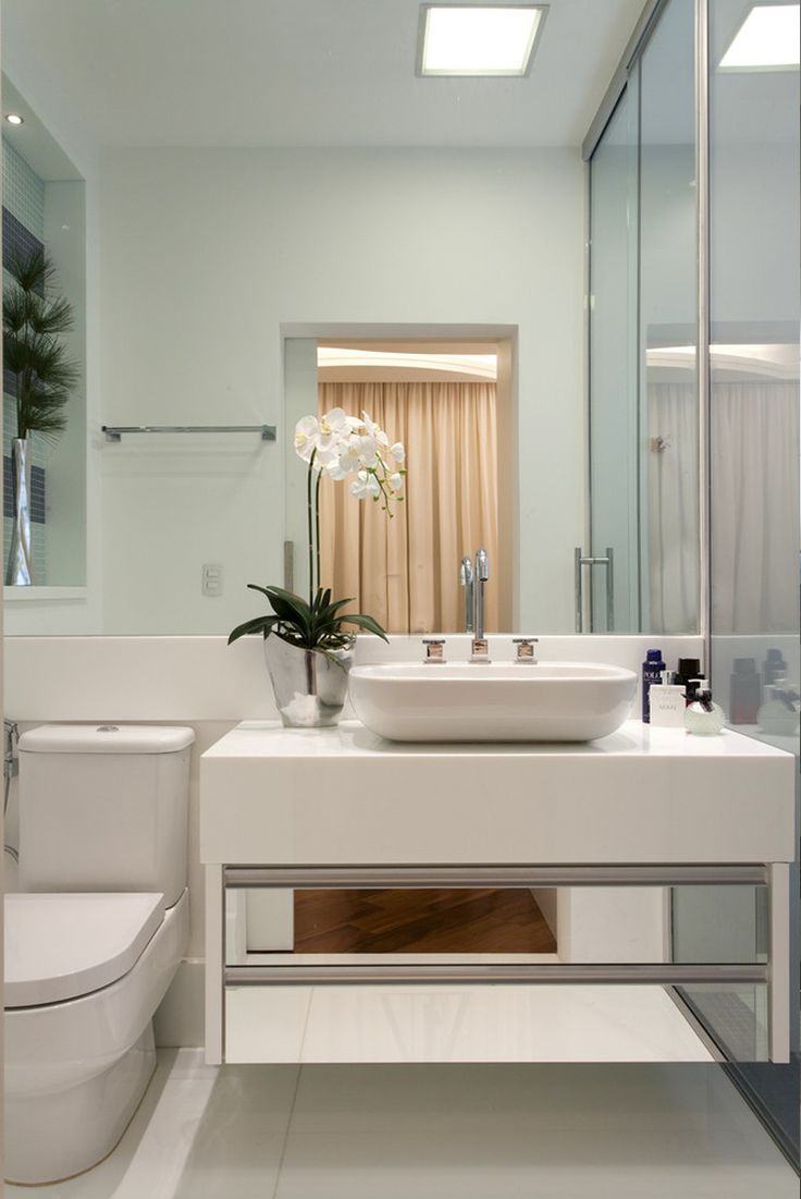 Vous voulez une salle de bain propre?  Faites une composition avec le miroir et le Nanoglass.
