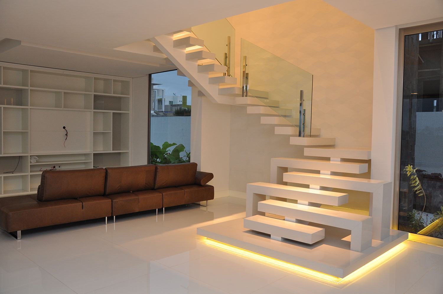 En plus des offres au design différent, l'environnement a gagné en importance avec le contour à led autour des escaliers.