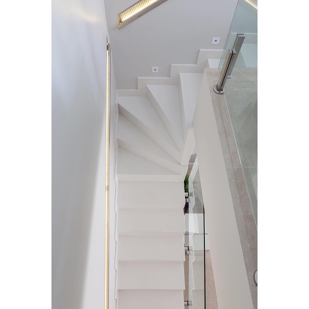 Optez pour un escalier moderne qui garantit un look élégant dans la résidence.