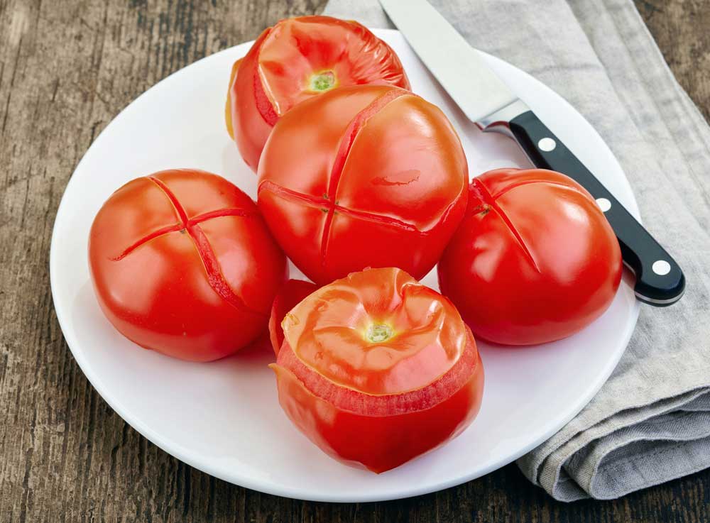 Comment enlever la peau de tomate étape par étape