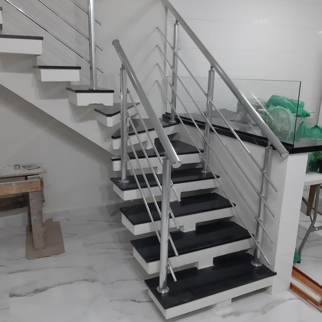 garde-corps d'escalier en aluminium
