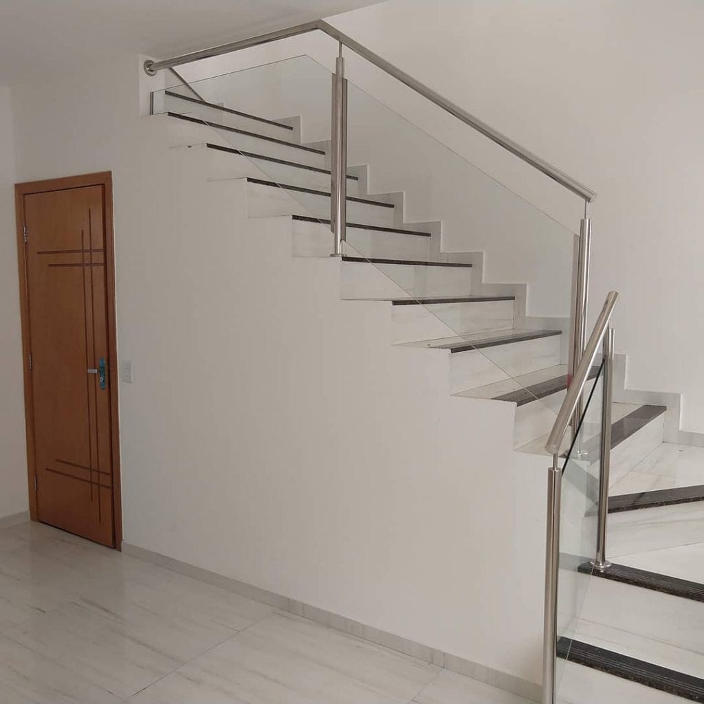 escalier-verre-inox