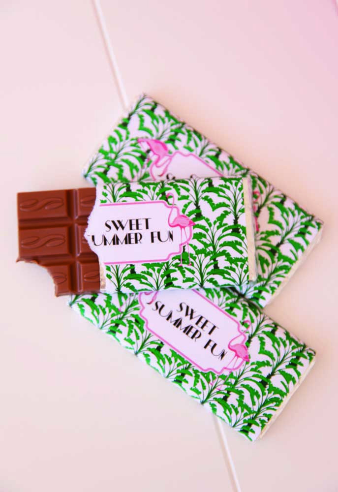 Créez de nouvelles étiquettes personnalisées pour les bonbons industriels, comme ces barres de chocolat d'été