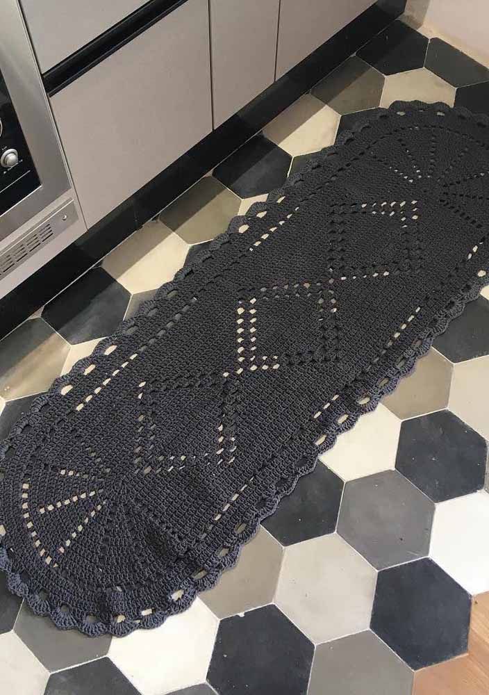 Vous pouvez également choisir un tapis au crochet tout noir
