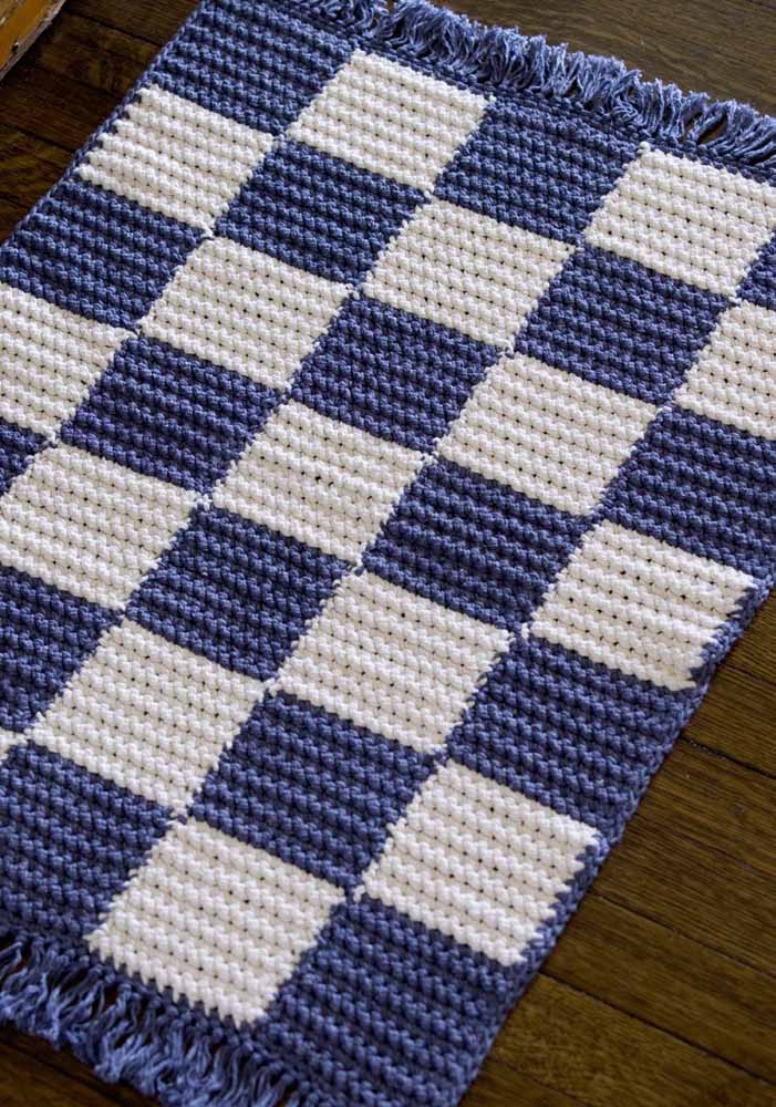 Avez-vous de la place pour un tapis au crochet à carreaux bleu et blanc dans votre cuisine?