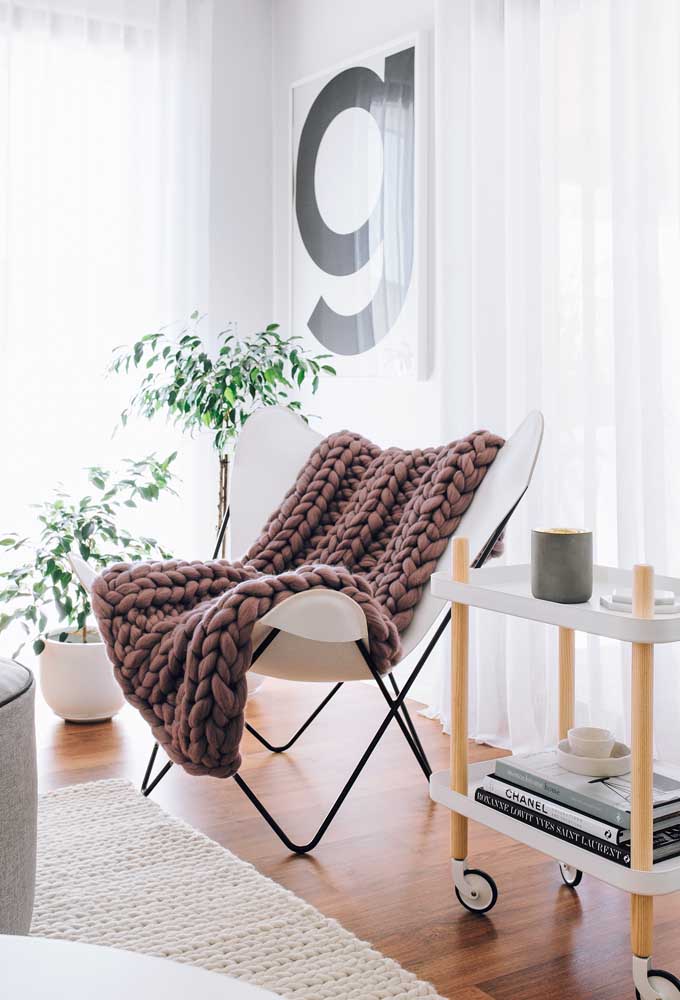 Petite couverture en tricot géant pour jouer sur des chaises, fauteuils ou canapés