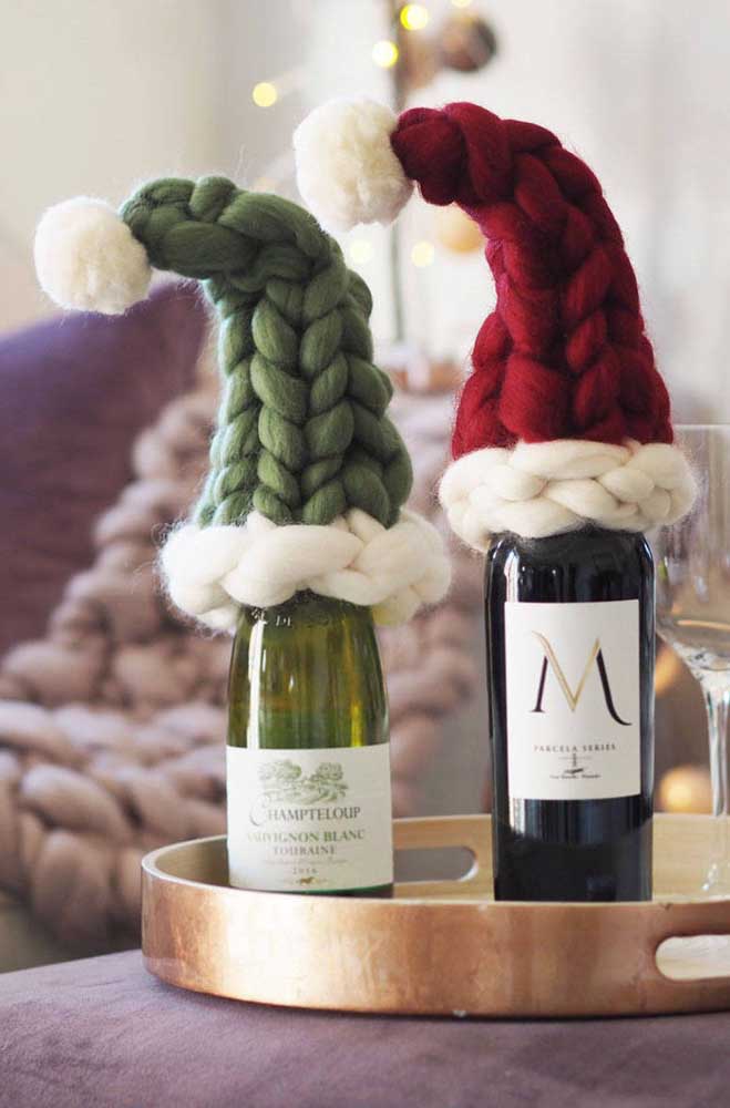 Quelle décoration de Noël des plus excitantes!  Bonnets en laine fabriqués selon la technique du tricot géant