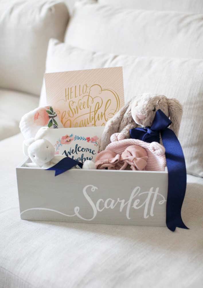 Boîte surprise pour femme enceinte.  Une belle façon de faire un cadeau à la future maman