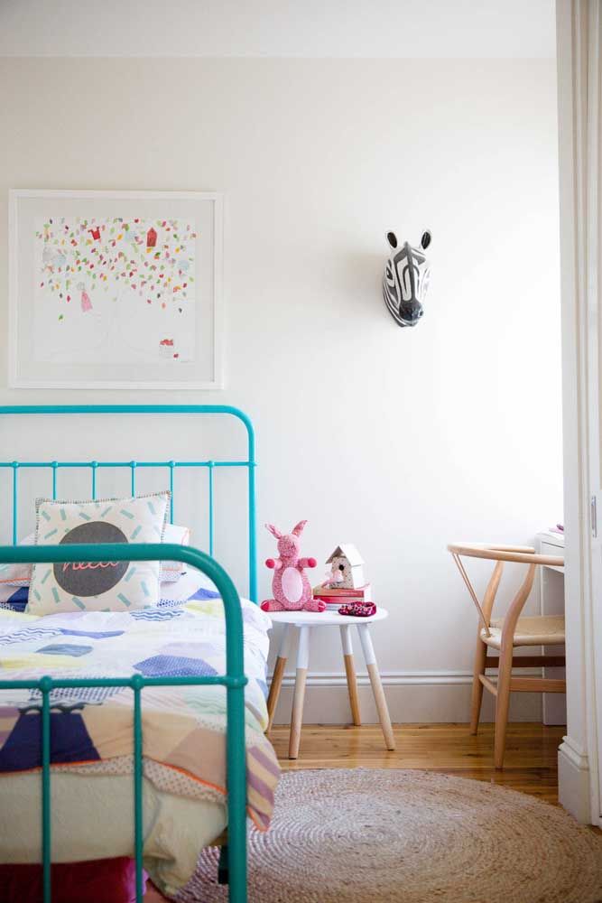 Les chambres d'enfants s'harmonisent bien avec les sourdines rétro, en particulier en raison de la caractéristique délicate du mobilier