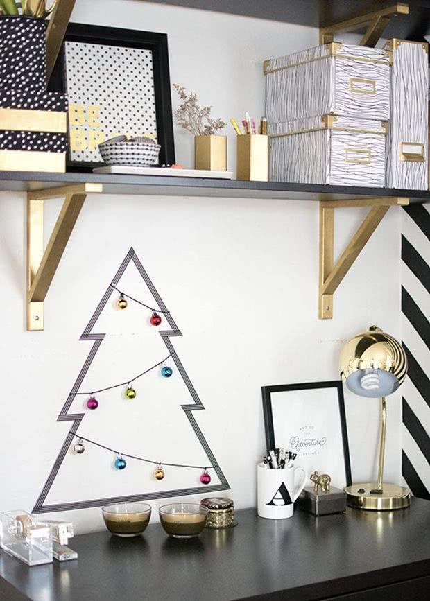 Sapin de Noël pour décorer votre bureau à domicile / bureau.
