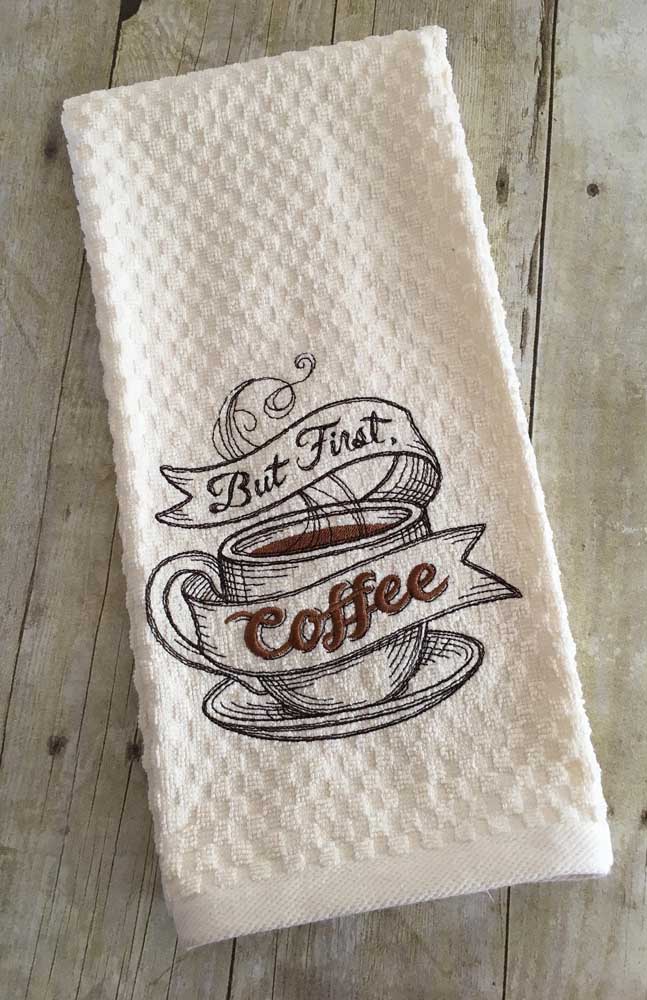 Serviette de table brodée sur le thème du café