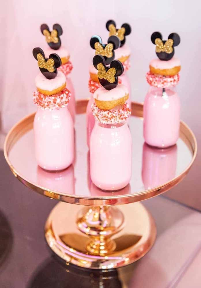 Cupcake décoré d'étiquettes Minnie 
