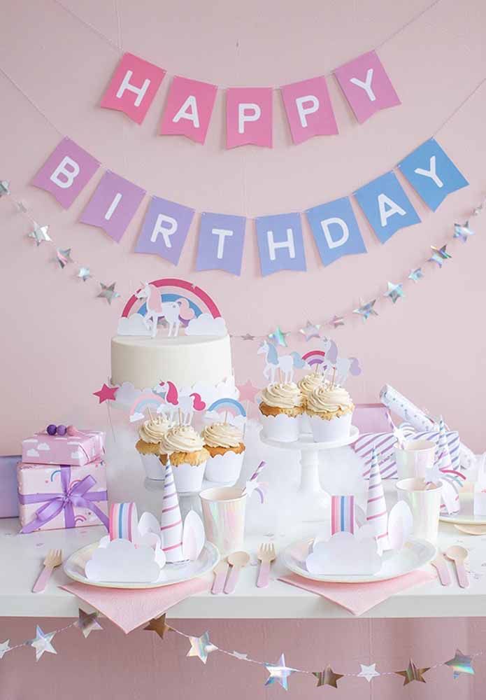 Si vous envisagez de faire une simple décoration d'anniversaire pour enfants, le thème de la licorne peut être une excellente option