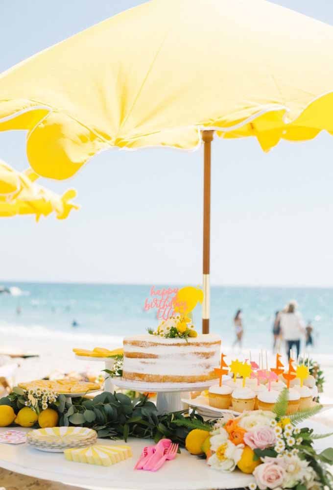 Faites une table incroyable pour célébrer votre anniversaire sur la plage