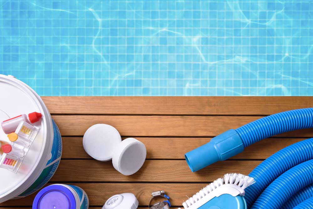 Comment nettoyer une piscine: matériel nécessaire